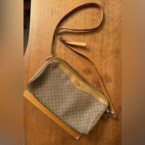 GUCCI Authentic Vintage Shoulder Bag in micro GG beige